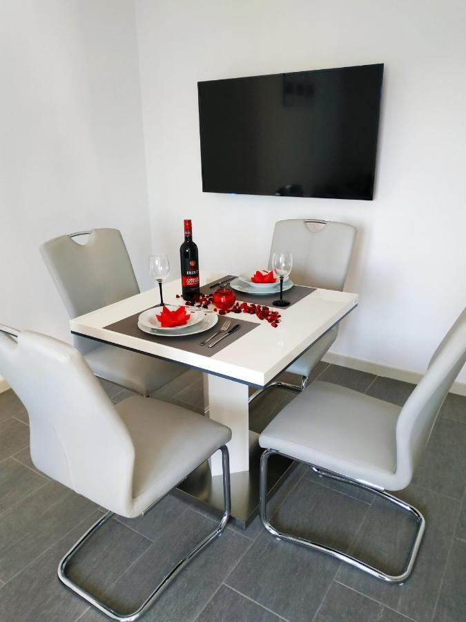 Miro Apartment